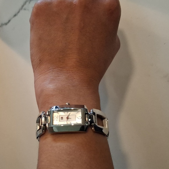 Vintage Tommy Hilfiger Watches From 90's - Picture 10 of 11